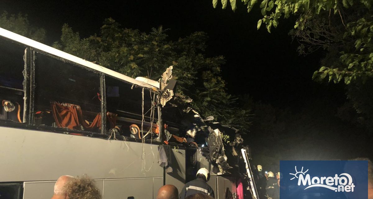 Задържани са двамата шофьори на румънския автобус, който участва в
