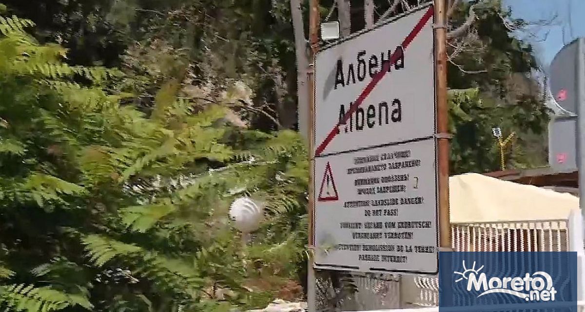 Две операции са претърпели затрупаните от свлачището край Албена мъж