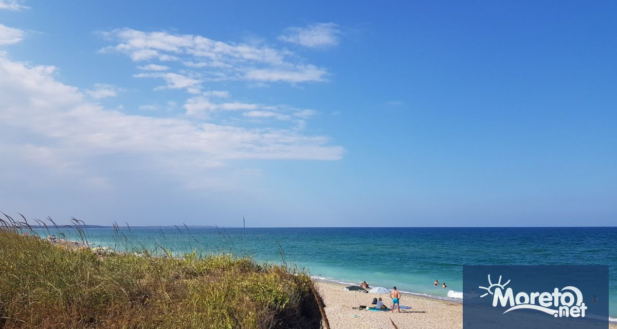 Деветнайсет плажа на територията на област Добрич остават без водно