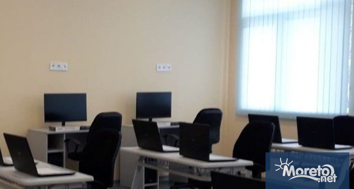 Още 1523 лаптопа ще бъдат предоставени на училищата преди началото