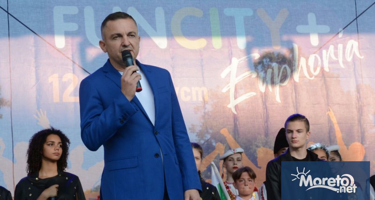 Кметът на Варна Иван Портних откри младежкия фестивал FunCity Форумът