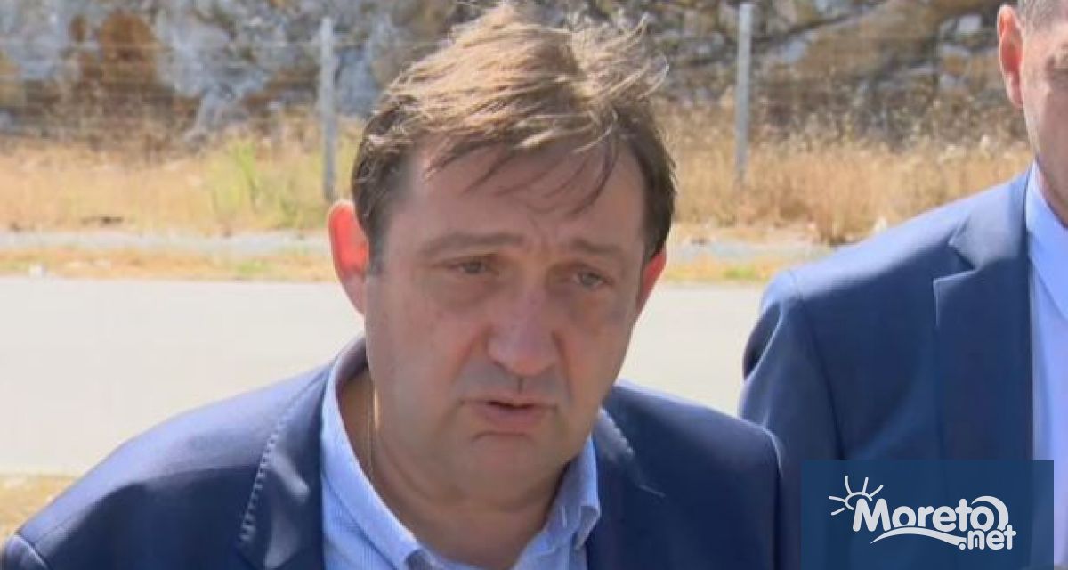 Министърът на регионалното развитие и благоустройството Иван Шишков проверява изграждането