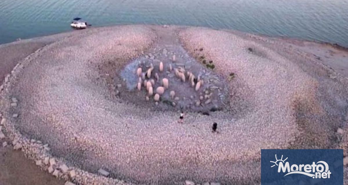 Преди дни за първи път от много години на фона