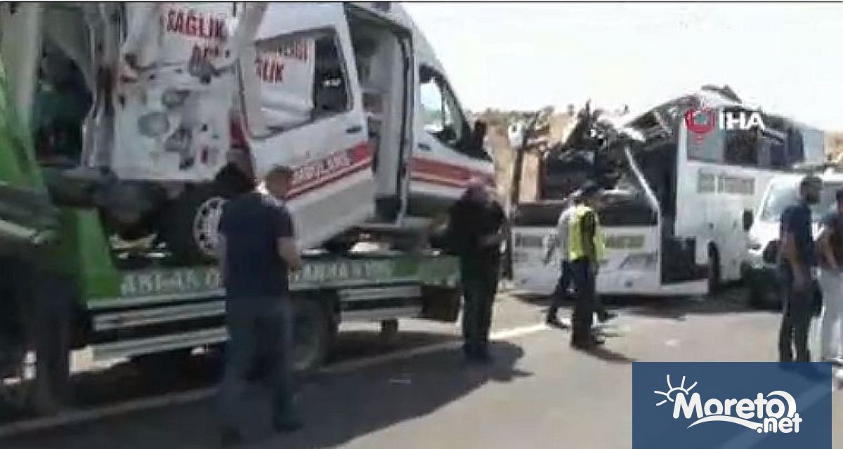 32 ма души загинаха при две отделни тежки катастрофи в Турция Камион