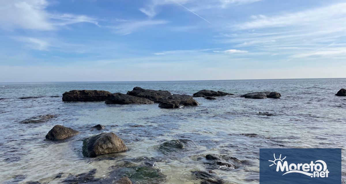 В момента в южните части на Черноморието водата в морето