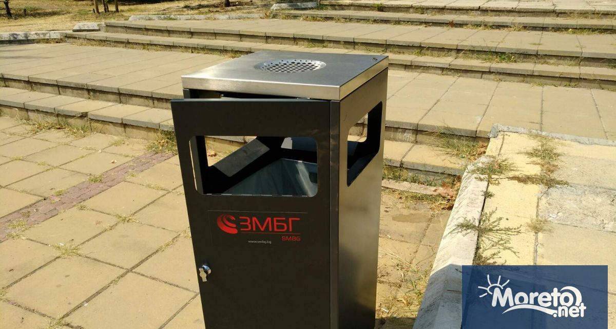 По тротоарите на някои централни улици във Варна вече могат