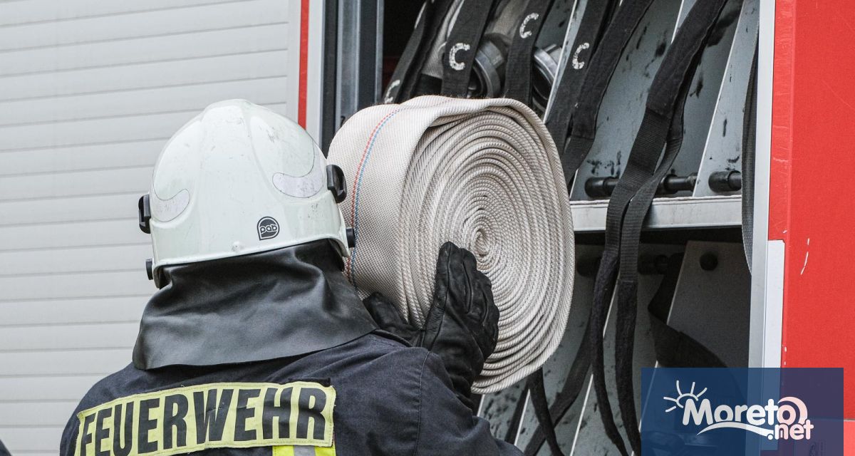 63 годишен мъж пострада при пожар в строителна борса във Варна