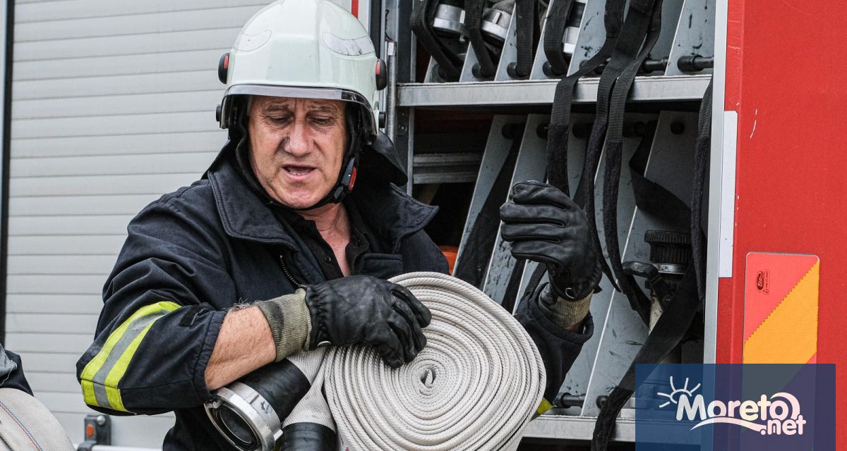 Автобус се е запалил по време на движение в района