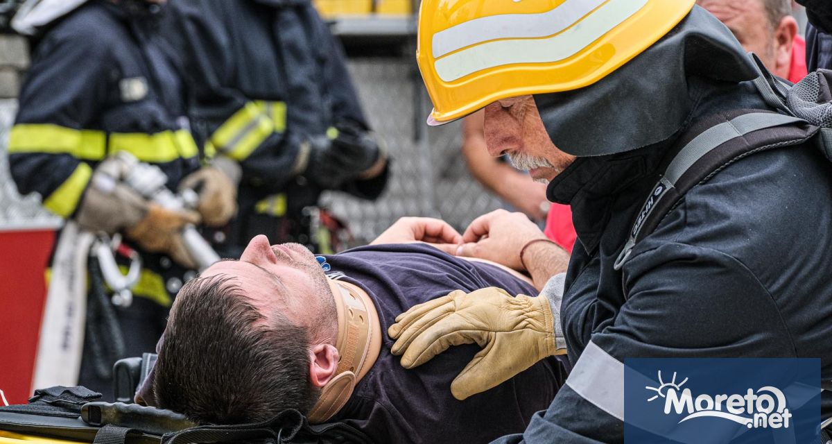 Зрелищно учение със симулация на тежко ПТП между автобус с