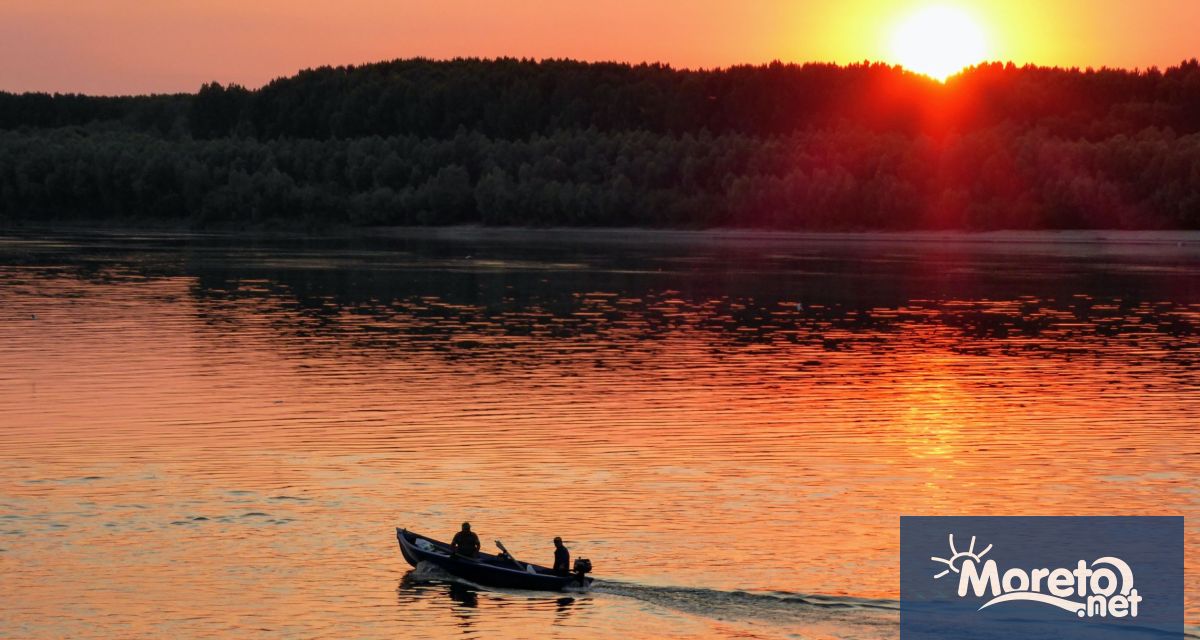 Шофьор на товарен микробус загина след като превозното средство падна
