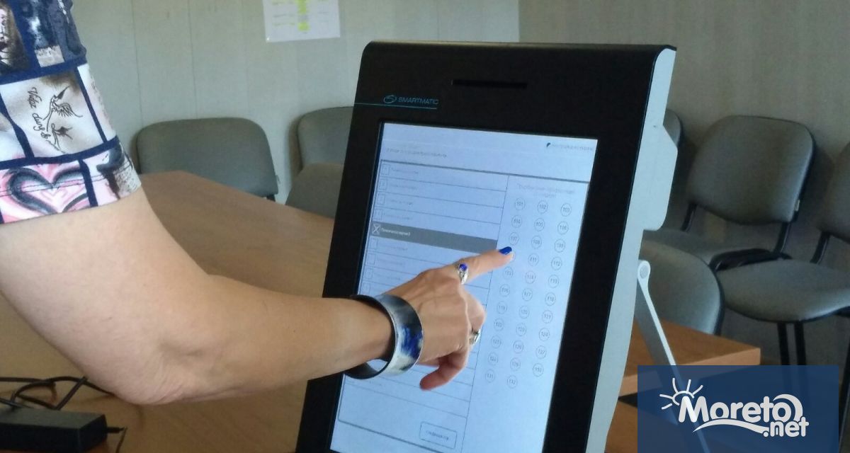Машинното гласуване в една от изборните секции във Варна е
