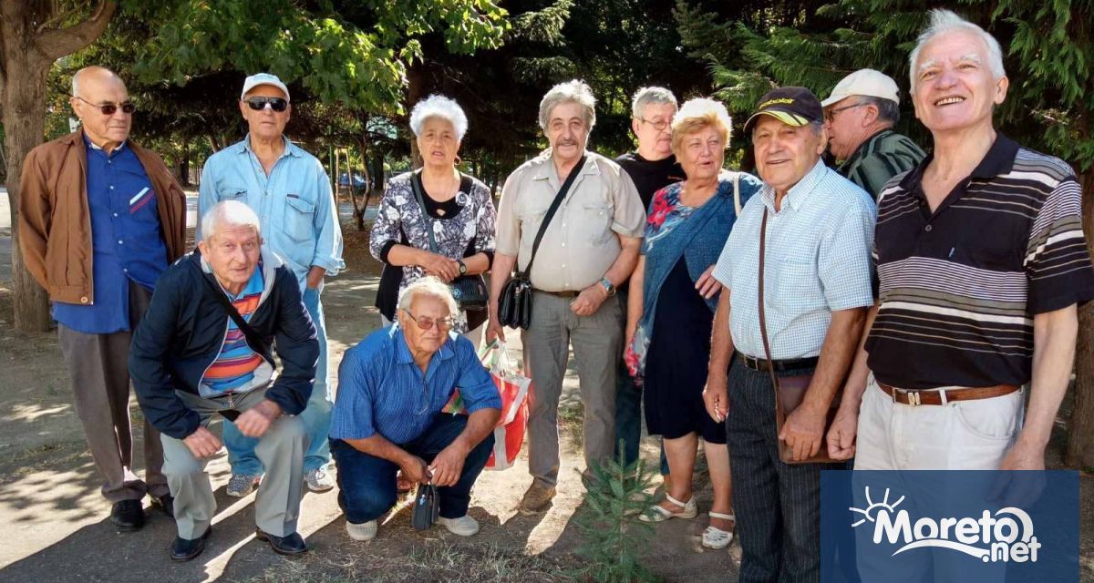 Във Варненска морска гимназия новата учебна година започна вълнуващо Още