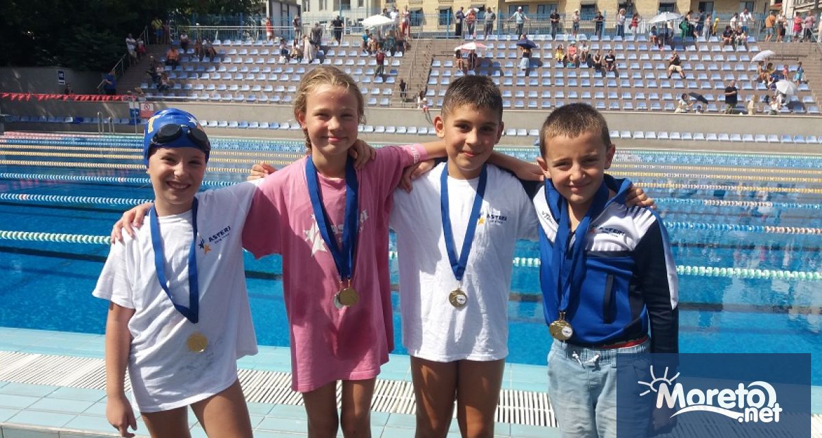 Най малките състезатели на варненския Астери взеха участие в Десети плувен