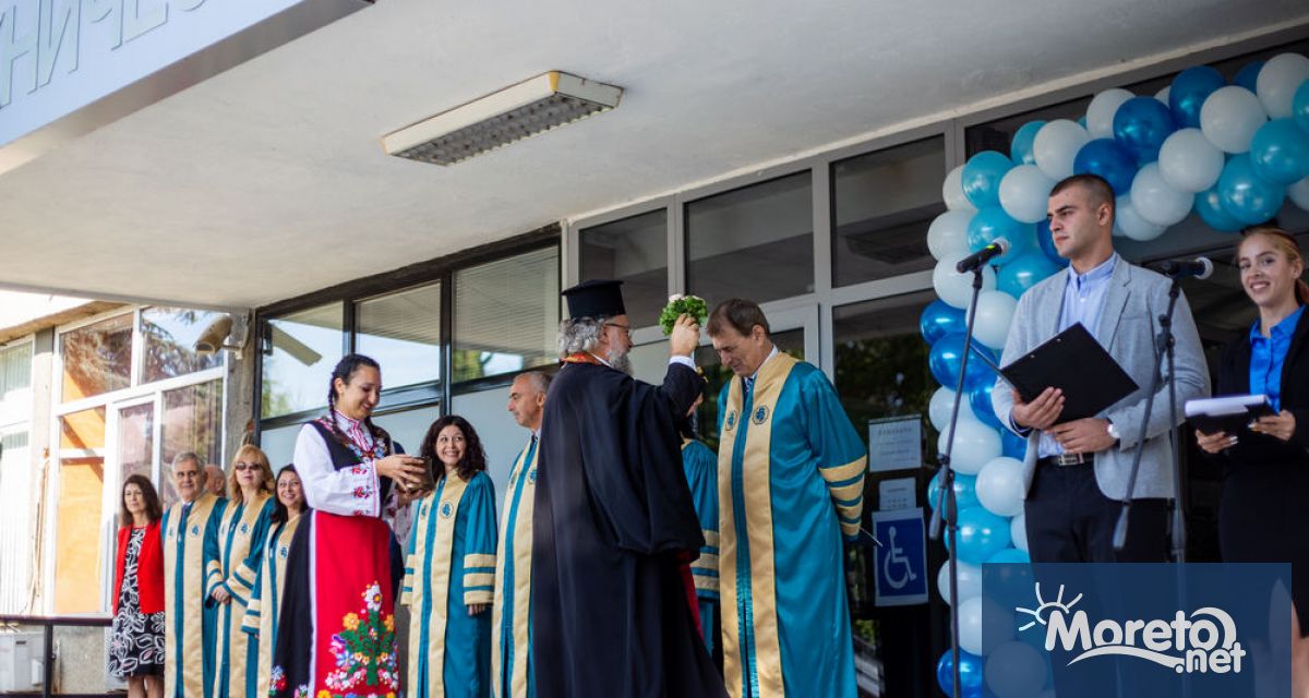 С тържествена церемония беше открита юбилейната 60 а учебна година на