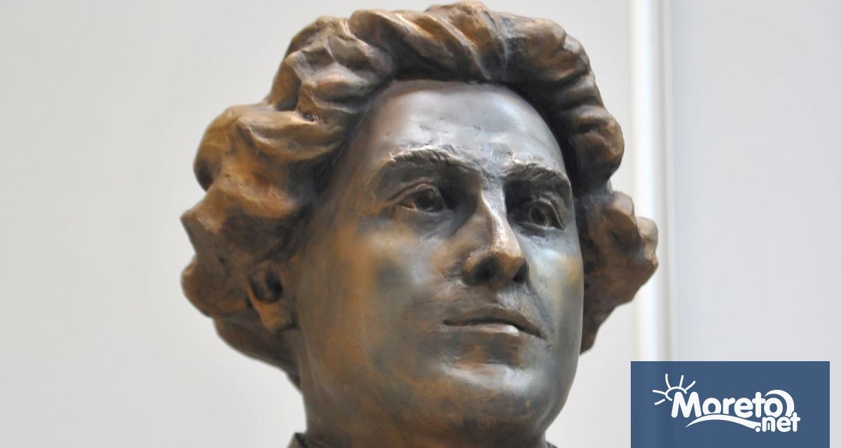 В Международния ден на музиката 1 октомври когато Държавната опера