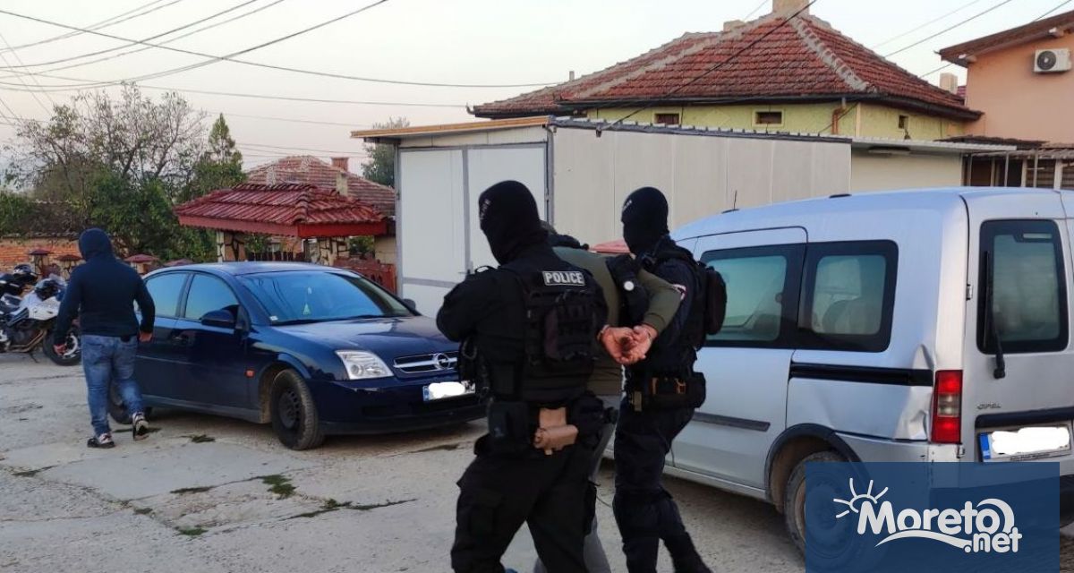 Четирима души са задържани при специализирана полицейска акция в Синдел