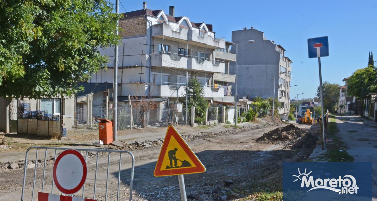 Започна основен ремонт на ул Найчо Цанов в Аспарухово съобщиха