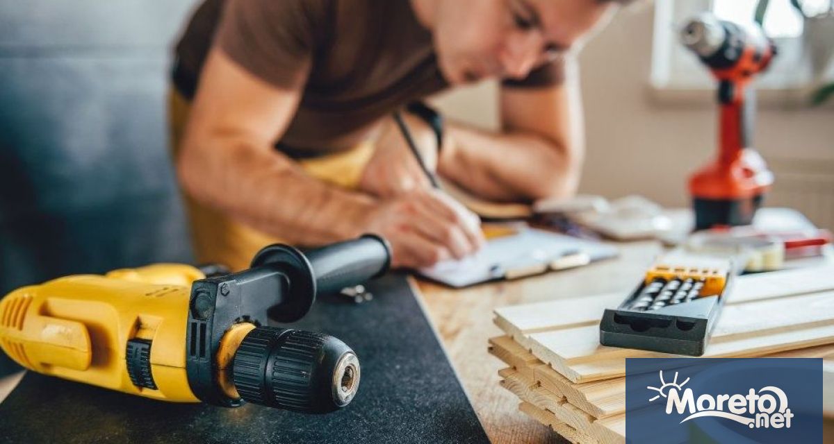 Работа за близо 10 000 безработни ще бъде осигурена по