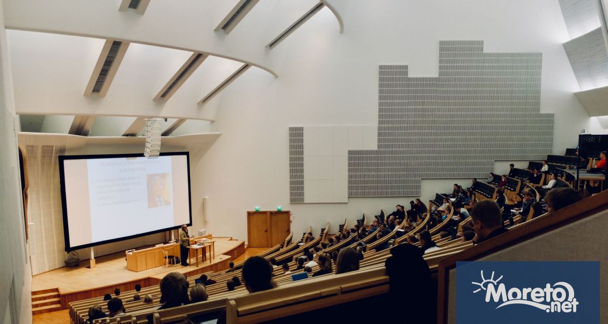 Държавата ще субсидира обучението на 42 611 новоприети студенти през