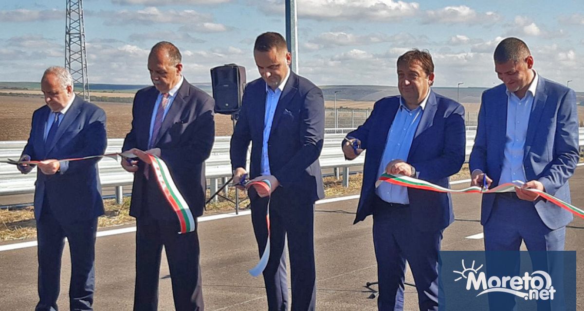 Пуснато е движението по 16 3 километровия участък от автомагистрала Хемус между