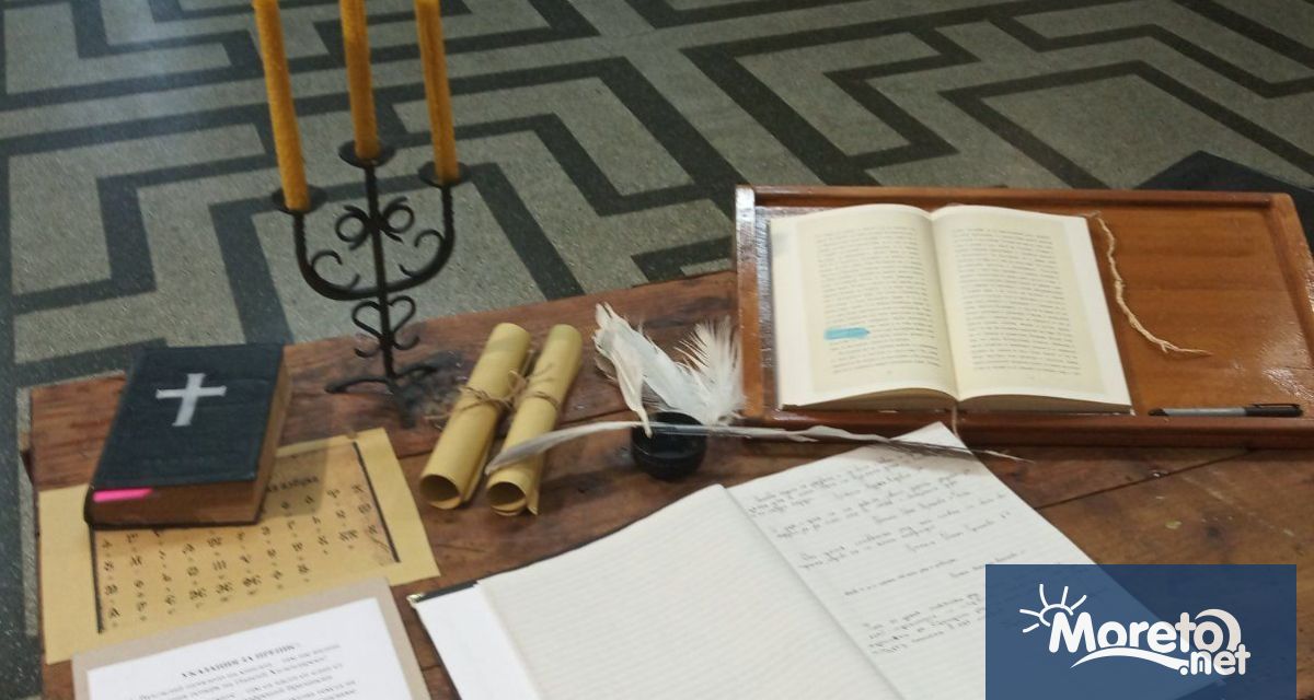 Варненски ученици подеха инициатива за препис на История славянобългарска Надсловът