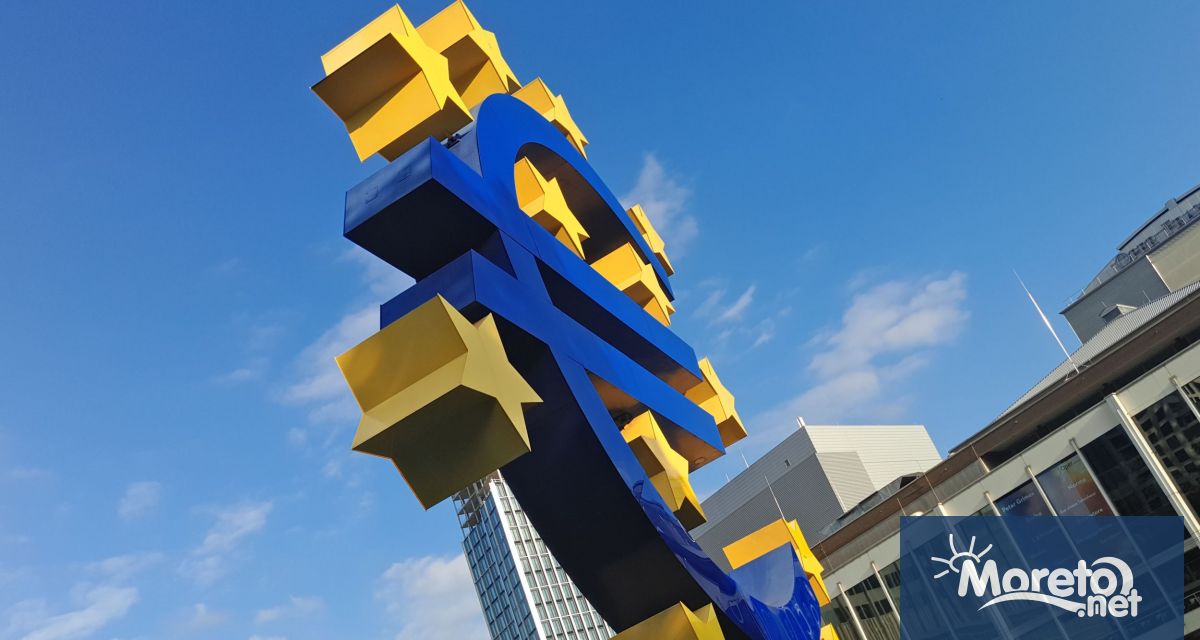 Европейската централна банка (ЕЦБ) днес повиши трите си водещи лихви