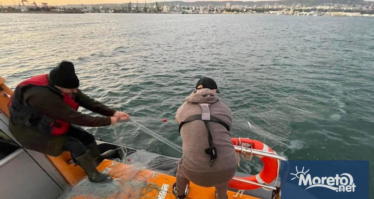 Със спасителен катер и по нареждане на Морска администрация вчера