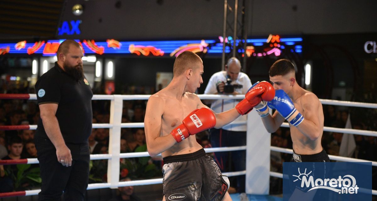 С горещ интерес ентусиазираната публика приветства бойците от най новия турнир