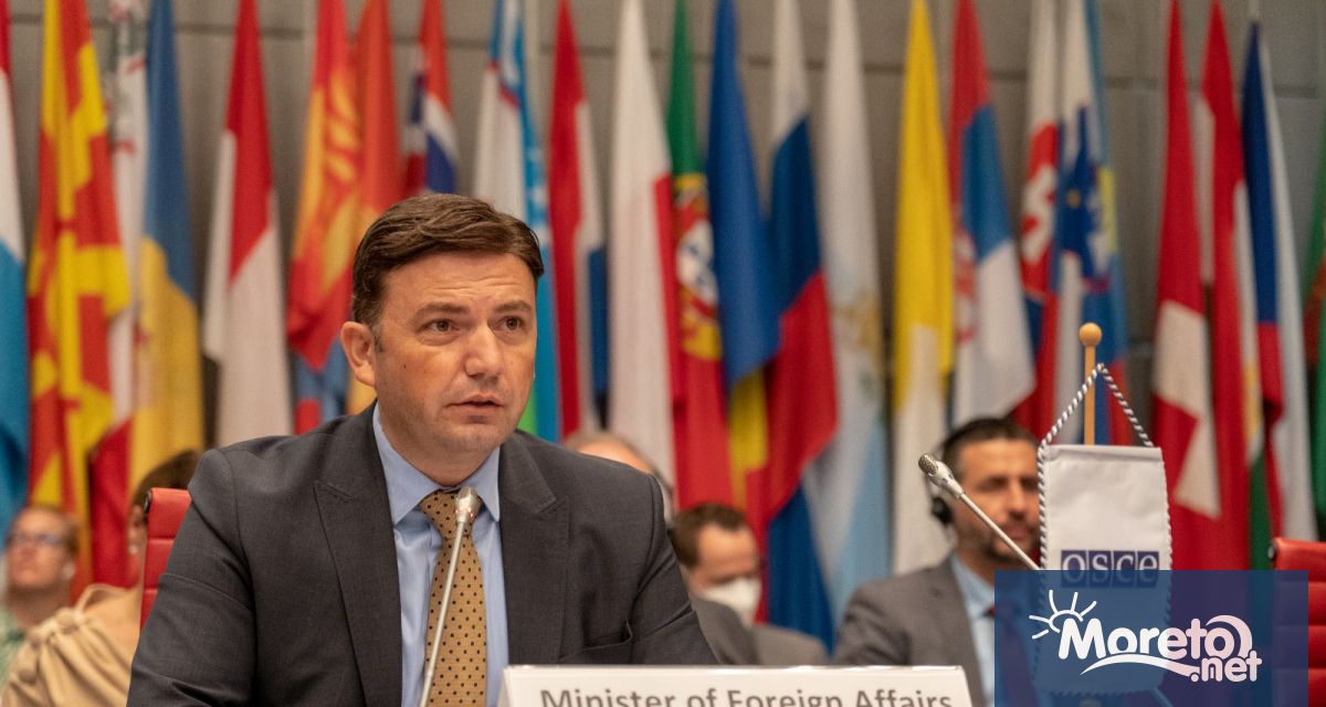 Министърът на външните работи на РС Македония Буяр Османи пристига