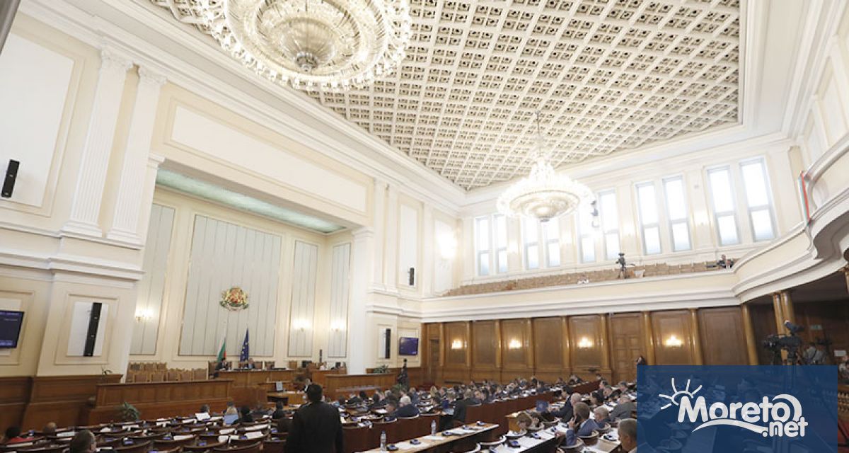 Парламентът обсъжда проекторешение, което да задължи служебното правителство да внесе