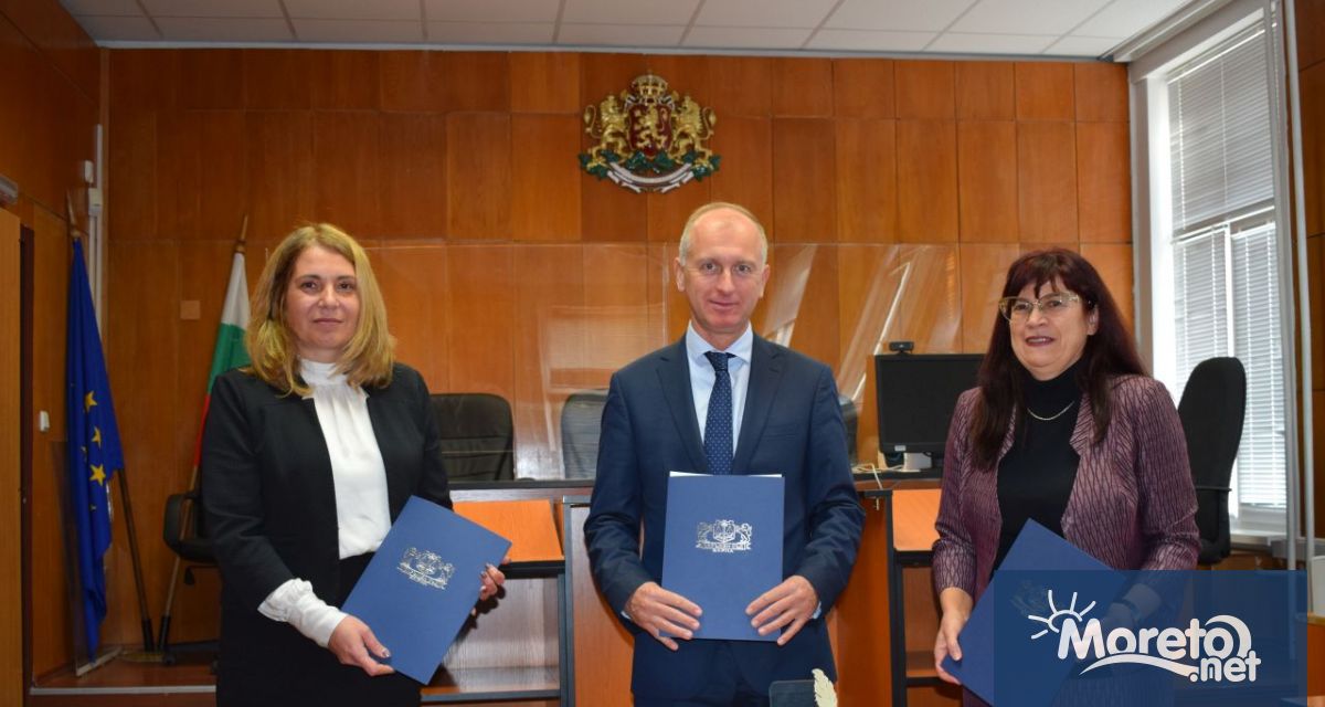 Окръжният съд и Районният съд във Варна подписаха нов меморандум