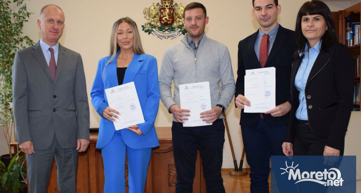 Трима юристи встъпиха на стаж в Окръжен съд – Варна