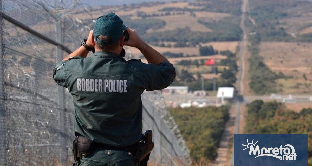 Гранична полицайка се самопростреля при преследване на мигранти на границата