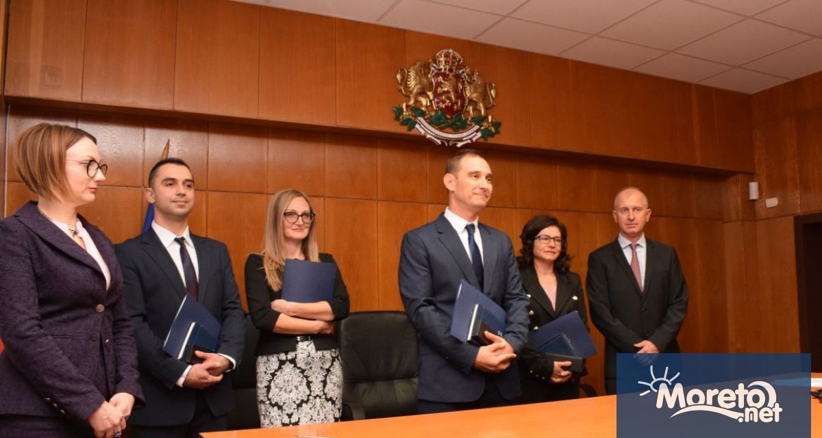 Съдиите Деница Славова Геновева Илиева Николай Стоянов и Михаил Михайлов