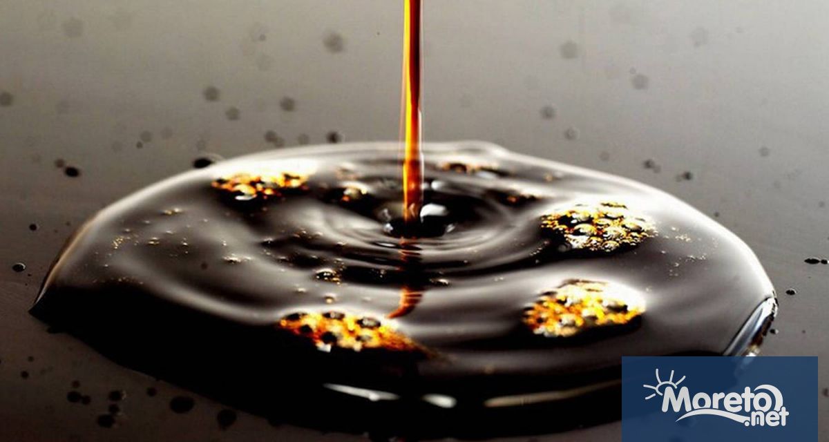 ОПЕК+ обяви изненадващо намаляване на производството на петрол, което ще