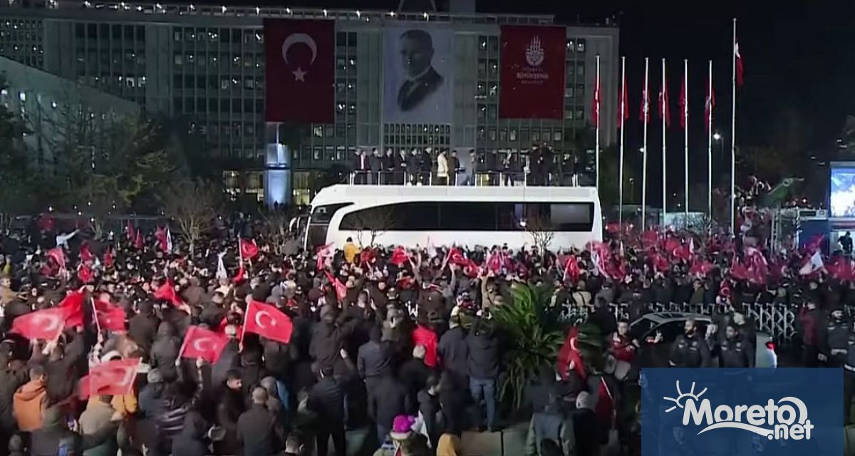 Хиляди турци протестираха в Истанбул срещу присъдата на кмета на