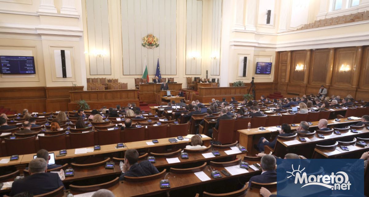 Депутатите приеха допълнително удължаване на бюджета до 31 юли.
Единодушно с