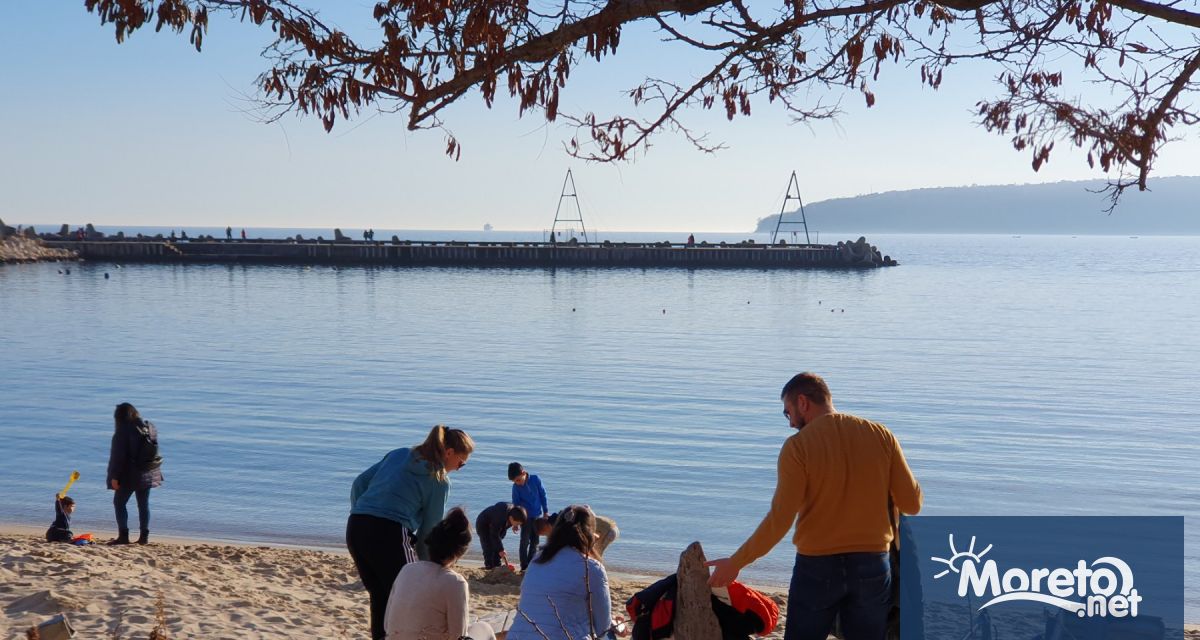 Варненци започнаха новата 2023 та година с разходка край морето предаде