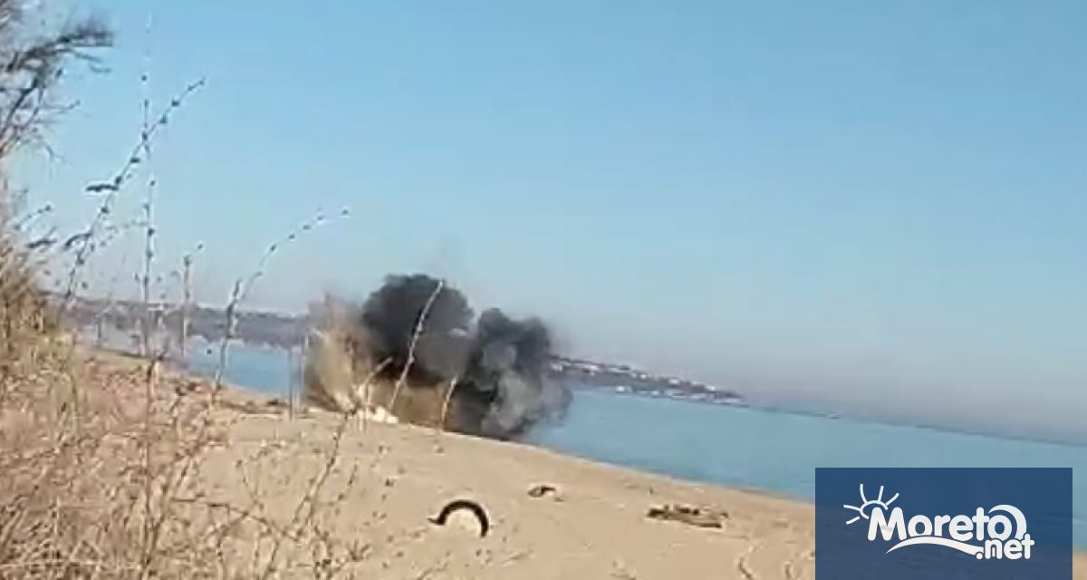 Силно корозирала историческа противодесантна мина е била унищожена днес на