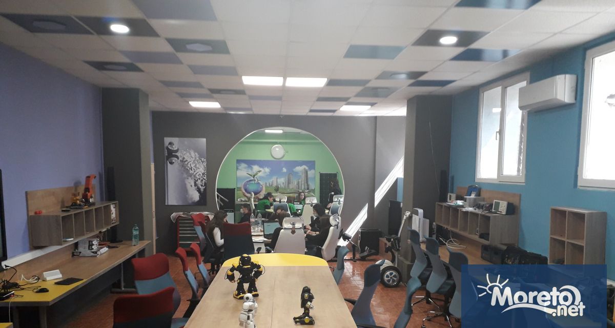 Един Национален и три регионални STEM центъра ще бъдат изградени