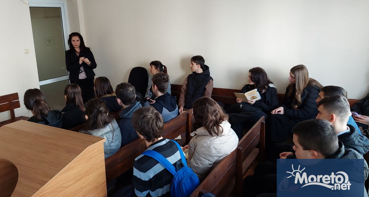 В рамките на образователната програма на ВСС и МОН Съдебната
