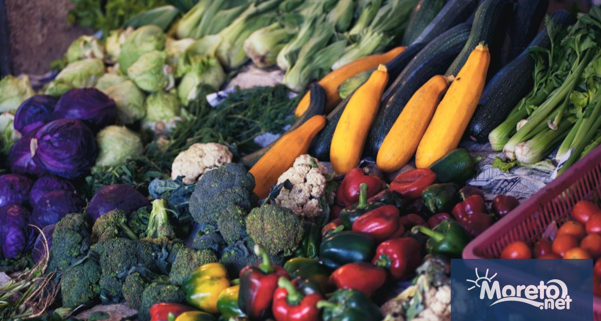 Зеленчуците поскъпват на едро плодовете и основните храни със смесени