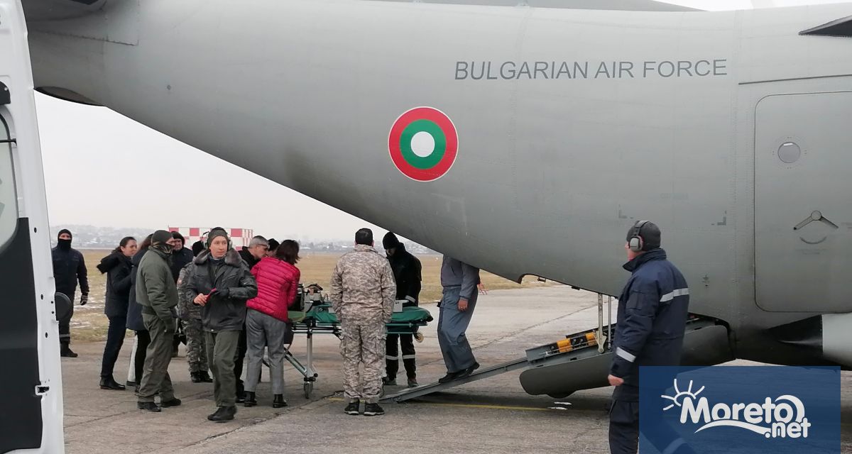 Бебето което вчера беше транспортирано със самолет Спартан от Варна