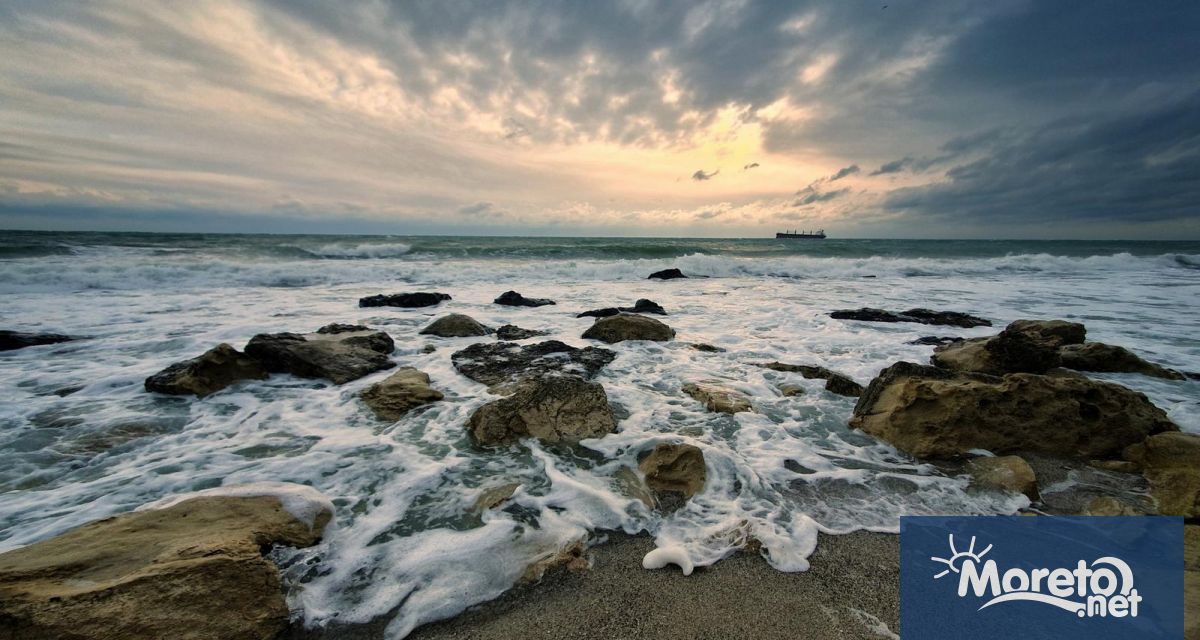 Тази нощ атмосферните явления в западната половина от страната ще