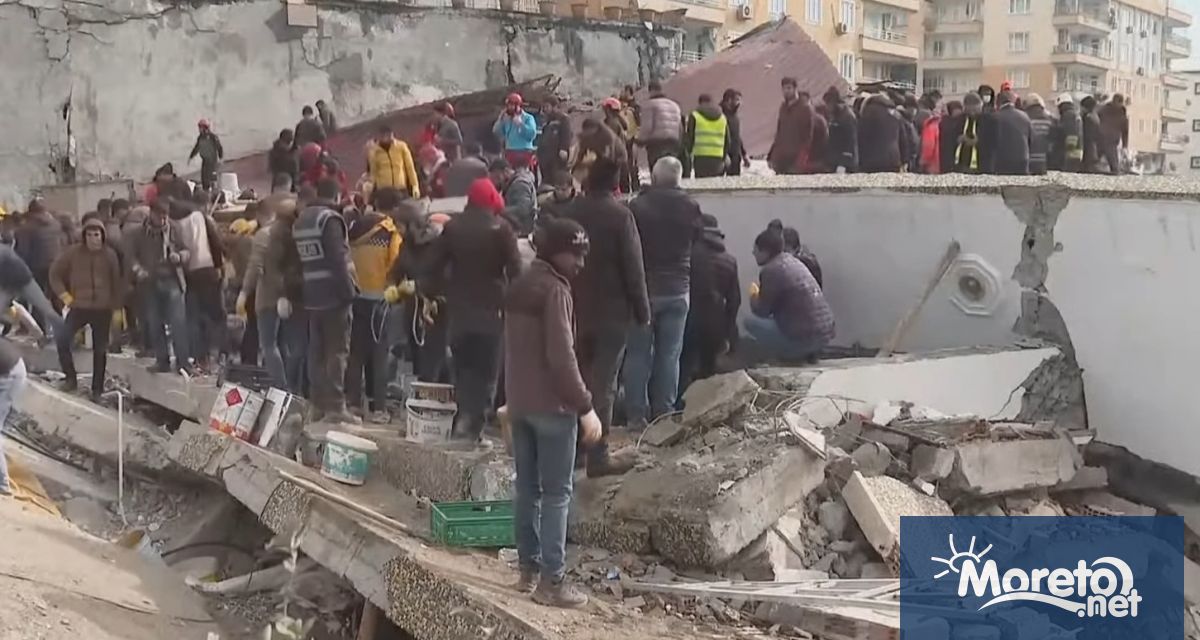 Турският президент Реджеп Ердоган обяви тримесечно извънредно положение в десет