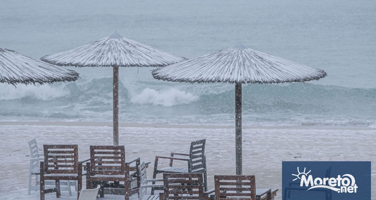 Тази нощ с умерен и временно силен северозападен в Източна