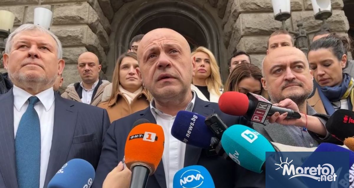 Коалиция ГЕРБ СДС внесе необходимите документи и 9999 подписа с които