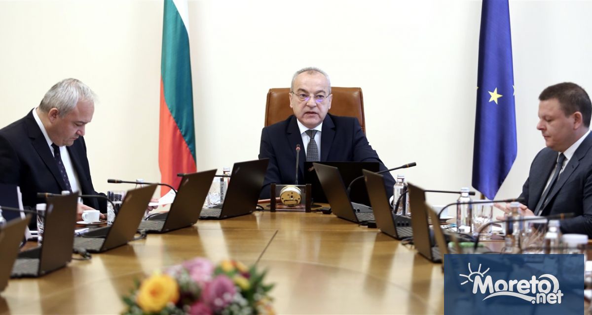 Когато възвратни глаголи като страхувам се и не се страхувам