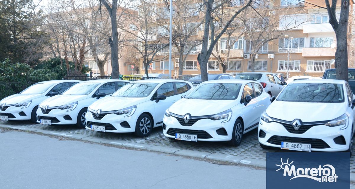 Община Варна предостави пет леки автомобила Рено-Клио за безвъзмездно стопанисване