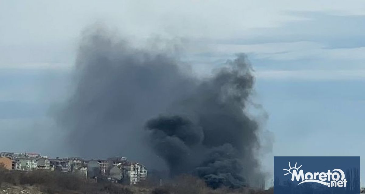 Пожар пламна в района на Крайезерния път под кв Максуда